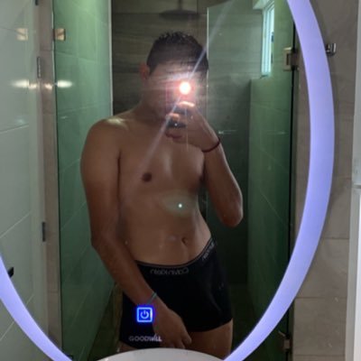 TUMOTOPAPIII's profile picture. +18 | Respaldo de @tumotopapirico | -Single-DM pa colaboraciónes y encuentro$$ 🔥 https://t.co/moVbuMs7qz