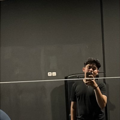 R_E_S_051103's profile picture. 