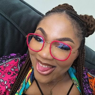 ellanmabundu's profile picture. ▪5ft8
▪chemist 💉 💊
▪Lab Analyst 🗜🥼
▪Expansive 
▪Ambivert
▪Motivatinal Ghuru
▪Proudly 🇳🇬 
▪Intellect Personified.©allme🖊
▪♎/25/ 👑
▪ ⚽🎶📰📸📖😂👗freak🖖