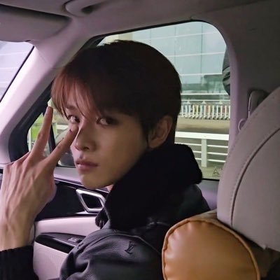 hellobsungchanx's profile picture. ₊ˑ̵̳、ᱸ 𓈒＊💬̷、@hellobgisellex ♥ ˳𓊪̶₊ ᱸ 𓈒📞4̶ 𓈒 𖠵𓊪₊ ᱸ 𓈒 @앤톤 ˳𓊪₊ ᱸ 𓈒🩺̷fyjr╸˚𓈒𐄉 ᱸ カイロ🏃🏻ᚂ͙ 𓈒 team-rz 𓈒 💻 ᱸ ᚐ𓎭͙˿ 𐄉