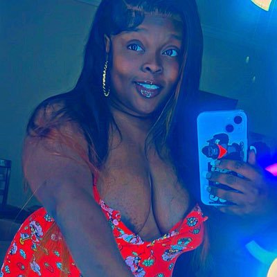 Qweetie_'s profile picture. 