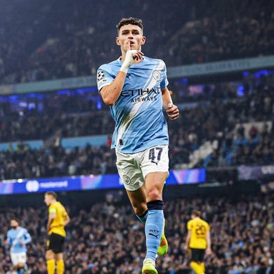 gloves_fpl's profile picture. manchester city. fpl masochist. love the models. keep comin’ back to neg variance, eh?