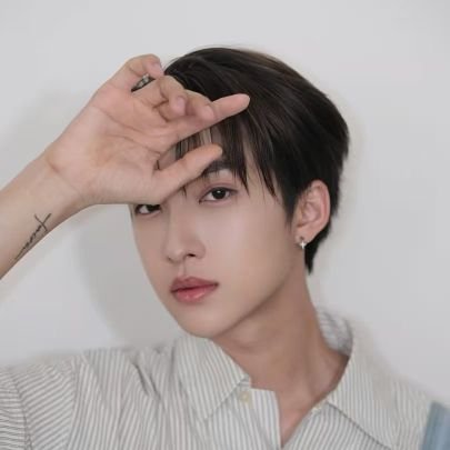 smnoeul's profile picture. ⚔️❤️ ‍ 🔥 Sword is a killer, can protect you, that is the way