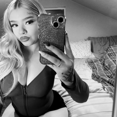 rockerfooo's profile picture. 