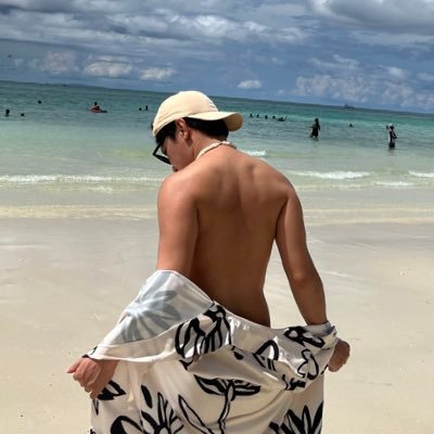 mackmanarang's profile picture. too bad that it is not worth the price