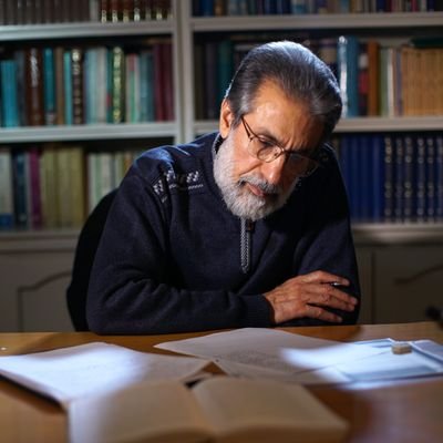 mr_sarshar's profile picture. محمدرضا سرشار (رضا رهگذر)
نویسنده، منتقد، مدرس، پژوهشگر داستان و گوینده اسبق قصه ظهر جمعه رادیو