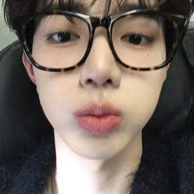 haoariii's profile picture. You are my early summer love