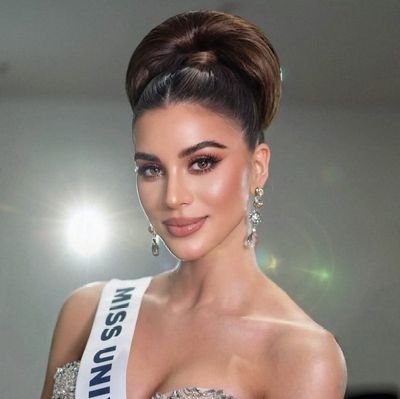 SecretsCelebs's profile picture. 