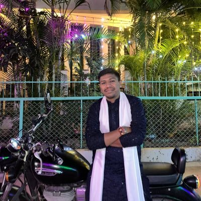 Nisarg_1704's profile picture. 21 • CSE🧑🏻‍💻 • Full Stack Dev • AI/ML