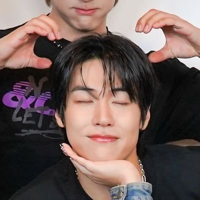 fivedoubletwo's profile picture. 