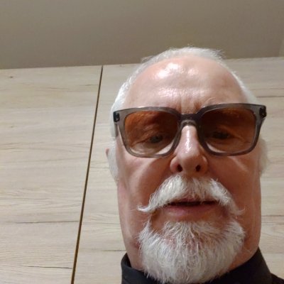 adhereresine's profile picture. Commercial retaité