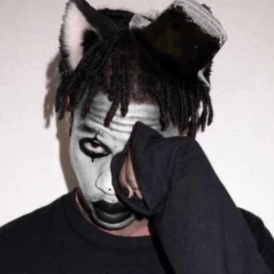 saintlaloxo's profile picture. @emoaimers