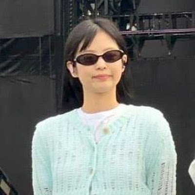 hyeniiik's profile picture. 