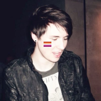 vampyrewife's profile picture. she/her 🐈‍⬛ 18 🐾 vampire princess 💋 veteran weird “girl” 🩸 goth 🦇 phannie ⚞•⚟ priv: @lovescarmilla