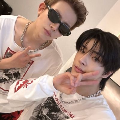 chocolatestrabw's profile picture. z 𐰁 z  .ᐟ 🕰 づ ૮꒰っ˕ -｡꒱১:  writing and reading account for #엔하이픈 ૮ ˶´ ᵕˋ ˶ა