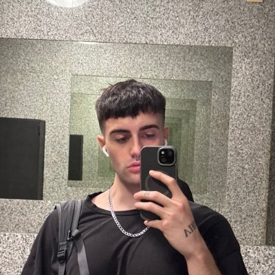 IsthisReal___'s profile picture. 0000. • dev 💻