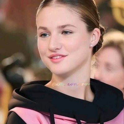 PraditsakulWera's profile picture. พระเจ้าจักรพรรดิ กับ มณีแก้วทั้ง7