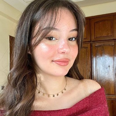 Burcubugaz's profile picture. Daralıyor, bunalıyor, isyan ediyor