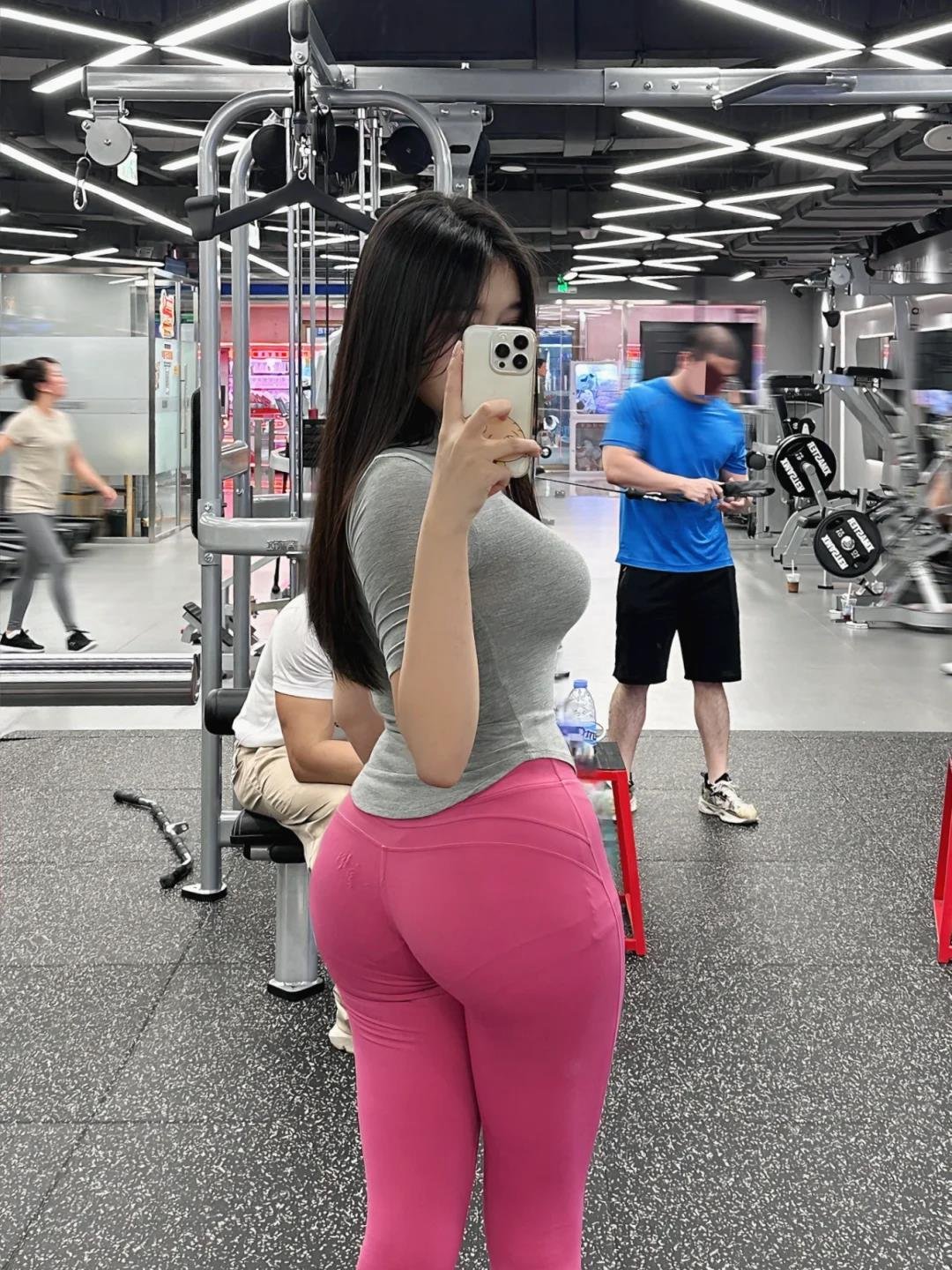 wRsE25C2g8E75's profile picture. Coming from Malaysia, I like to make friends from all over the world