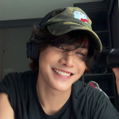 dujoongiih's profile picture. 𓆩♡𓆪 𝒥𝑜𝑜𝓃𝑔𝒟𝓊𝓃𝓀 • where smiles feel like home ♡