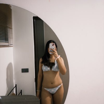 lovelyyyyyyna's profile picture. โล้ะเสื้อผ้าเยอะๆๆ555