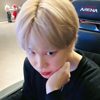 silentwishh_'s profile picture. 