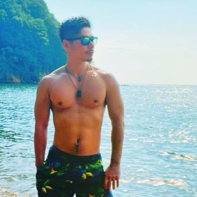 yoh_4's profile picture. 🪢 編む、まとう、魅せる。💎 天然石マクラメアクセサリー作家 🌿 自然と共に生きるライフスタイル ⇣作品はこちら⇣