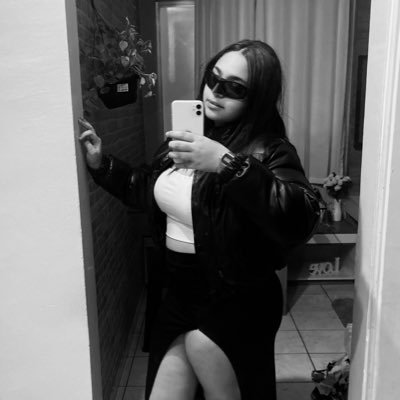 estherxisl's profile picture. uso p desabafar, falar de e-sports e novela.