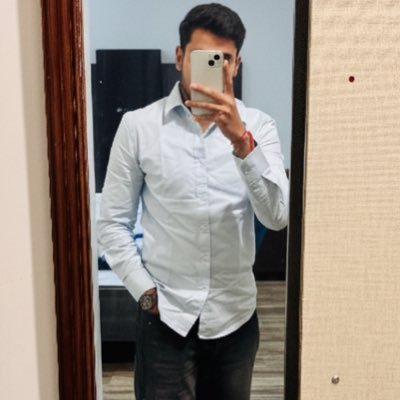 devanshkumar_21's profile picture. Frontend guy | 21 | building things that look good & work better