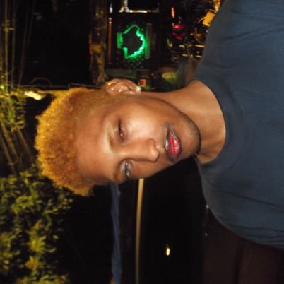 ShedoSayle's profile picture. Drag, cantora mas aqui é só pra flertar com artistas inalcançáveis.