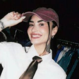 lovatocaralho's profile picture. 