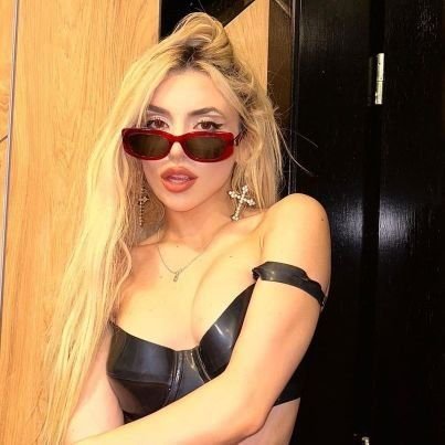 Shon5ncy's profile picture. 🍞🐝🎖️ || 𝙼å𝚗𝚎𝚜𝚔𝚒𝚗 🎸|| 𝑨𝒗𝒂 𝑴𝒂𝒙 ✖️▶️||𝓐𝓾𝓻𝓸𝓷 🤡✨|| 𝐁𝐈𝐘𝐈𝐍 🌷