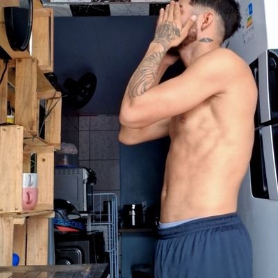 Lucaslente2's profile picture. EU SOU HÉTERO 🏳️‍🌈

7:00