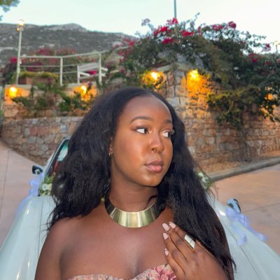 ellie_gant_'s profile picture. A passionate woman is a force to be reckoned with. #BLM🇬🇭🇩🇪. | LL.M⚖️| Writing| Creative Arts 🎶💃🏽 | IG: ellie_gant_