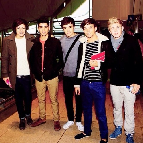 JustAbout1D's profile picture. We are Danielle Peazer and Eleanor Calder, be jel bitchezz.