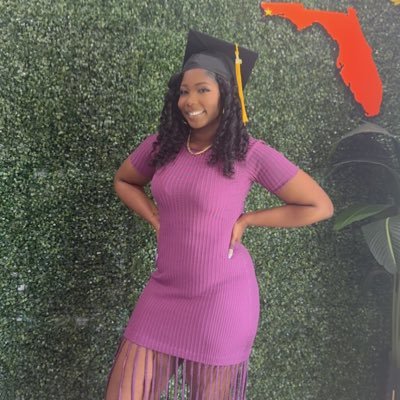 Laviish_Lay's profile picture. 