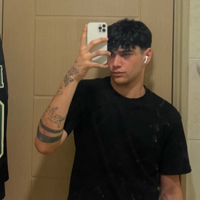 yng_wvs's profile picture. 