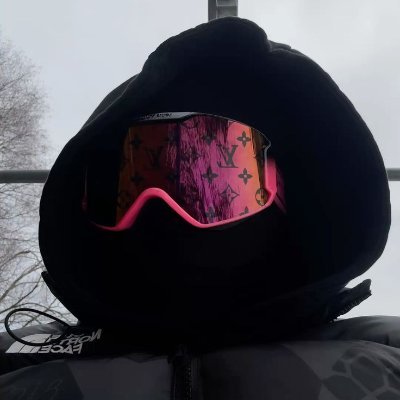 w3styxau's profile picture. part time snowboarder, full time pip stealer.
