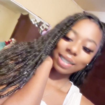 skinnylilbaarb's profile picture. @ll.aaliah on all social