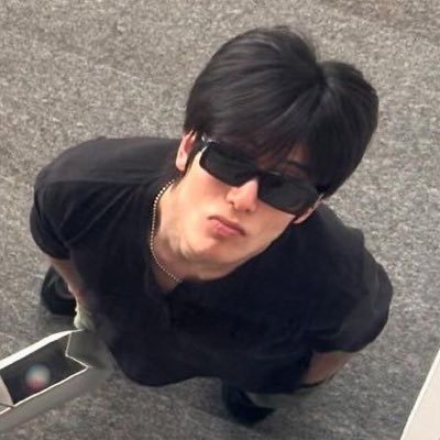 haytonks's profile picture. i identify as a threat, my pronouns are try/me