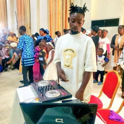 officemail47766's profile picture. Official Dj for all kind of your event,
I'm always active 💯 bring deal we deliver 🙌

WhatsApp: 09028993478