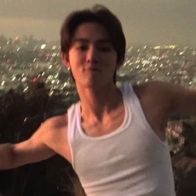 eomseanc's profile picture. #성현 🎧