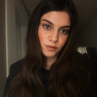 selAPela_'s profile picture. 𝐻𝑎𝑔𝑜 𝑓𝑜𝑡𝑜𝑠 𝑦 𝑣𝑖𝑠𝑖𝑡𝑜 𝑏𝑎𝑟𝑒𝑠 | 𝑇𝑢 𝑒𝑠𝑝𝘪𝘢 𝑠𝑜𝑣𝑖𝘦́𝘵𝘪𝘤𝘢 𝑑𝑒 𝑐𝑜𝑛𝑓𝑖𝑎𝑛𝑧𝑎 | 𝑪𝒂𝒔𝒕𝒊𝒛𝒂 𝑨𝑻𝑴 𝟏𝟗𝟎𝟑 | 🌻🔪🍋