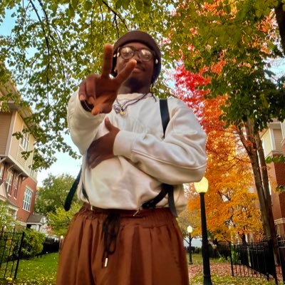 solostruggling's profile picture. HUSTLEMAN | Chicago creative 🎤🎨🎧 DJ | Artist | Painter | CXM Entertainment