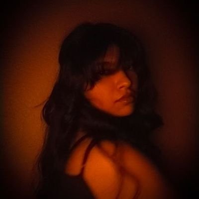 HelloYarra's profile picture. Witty sarcastic write ups 📝 |  soul touching poems💗 | Artist 🎨|  Believes in the Universe  🕉️✨