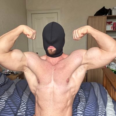 fadeawayradiate's profile picture. Heartbreak feels good in a mask like this.