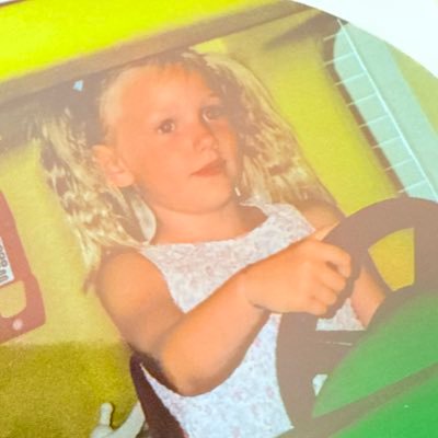 weirdalfeverdr's profile picture. 