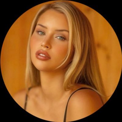 off_mikayla's profile picture. Canadian hockey goalie /                                    Official Private account!