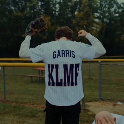 _smiggie_balls_'s profile picture. Death is only a horizon,
And im ready for my sun to set