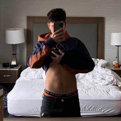 xsemvjx's profile picture. FREE OF